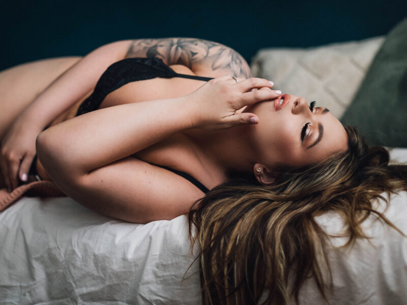 Edmonton boudoir photography © Janine Rose Photography